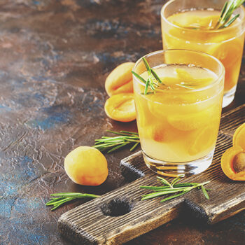 ¿Cómo hacer coctel Acapulco de noche?