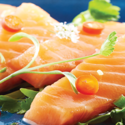 ¿Cómo hacer sashimi de salmón con aderezo de chile?