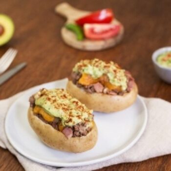 ¿Cómo hacer papas rellenas de carne y guacamole?