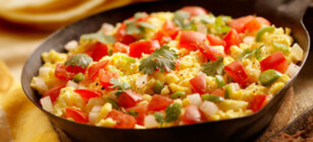 ¿Cómo hacer huevos a la mexicana?